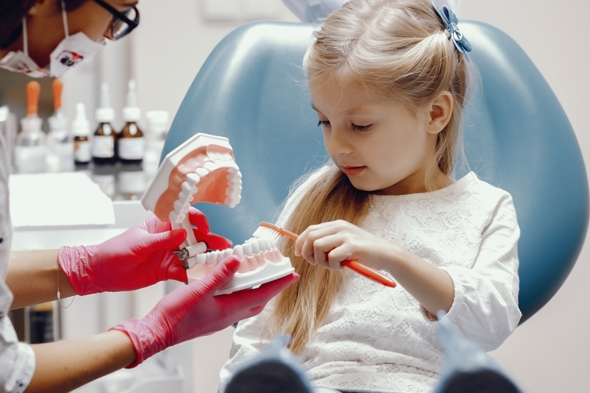 Kadıköy Gri Klinik - Çocuk Diş Hekimi (Pedodonti)